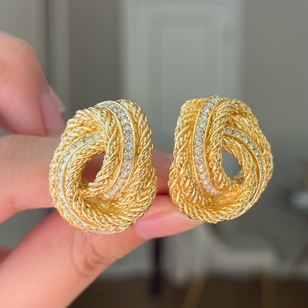 SOLD Vintage Christian Dior Chain Knot Rope Braided Gold Brooch Earrings Set - Picture 9 of 16